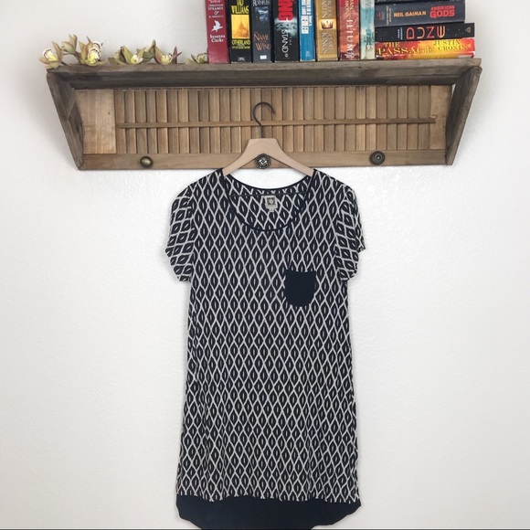 Anne Klein Dresses & Skirts - Anne Klein Black Ikat T-Shirt Dress